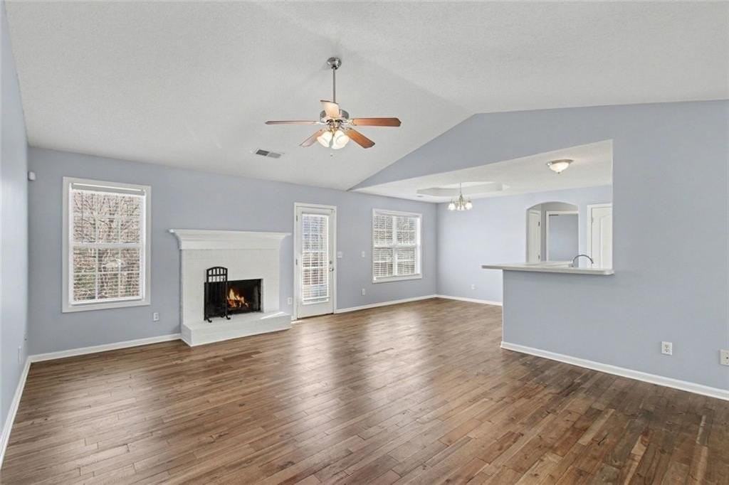 843 Brandon Dr - Photo 5 of 25