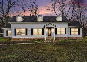 featured image of 707 E Mcintosh Rd