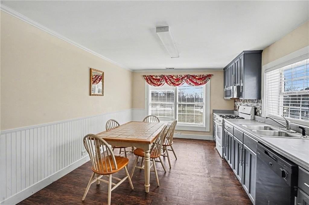 707 E Mcintosh Rd - Photo 7 of 32