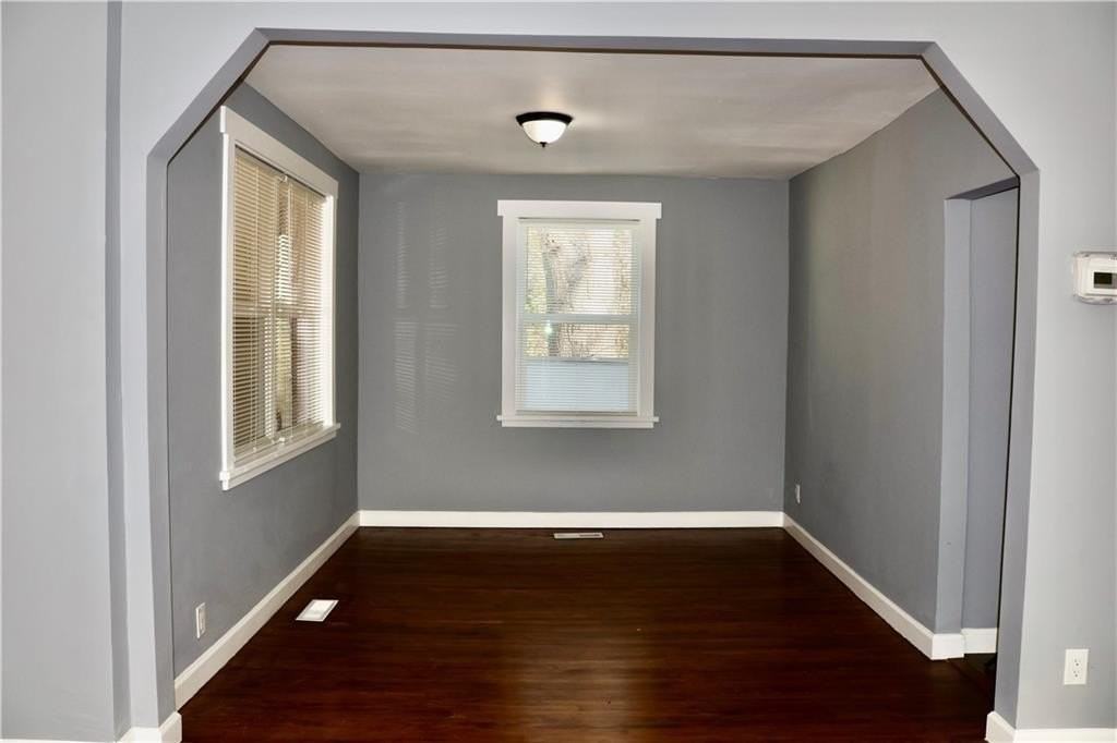 1526 Childress Dr Sw - Photo 5 of 20