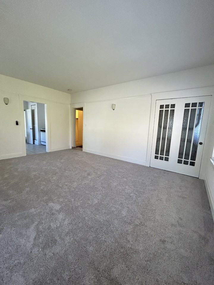 1233 Castro St #1 - Photo 4 of 13