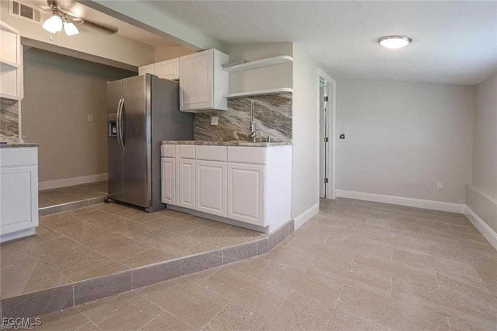 305 Bougainvillea Rd W - Photo 4 of 18