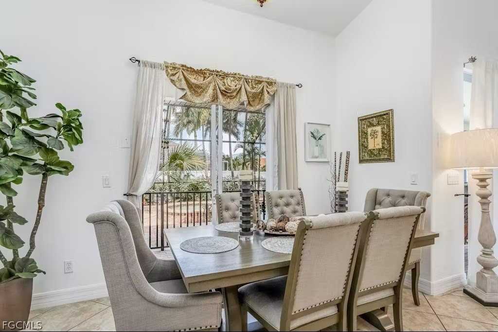 4102 Oasis Blvd - Photo 4 of 48