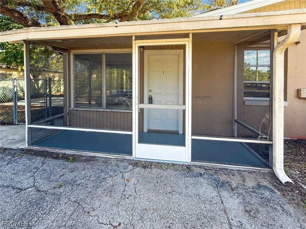 9861 Orange River Blvd Apt 1 #01 - Photo 4 of 36