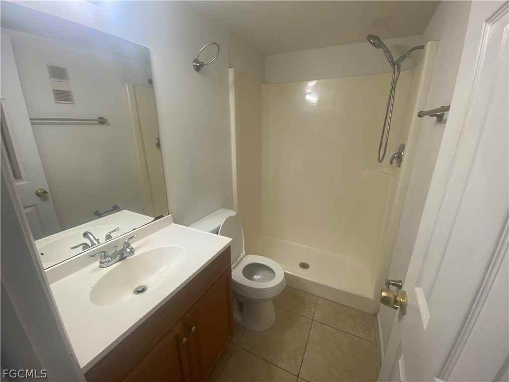 2670 Park Windsor Dr Apt 405 #405 - Photo 2 of 8