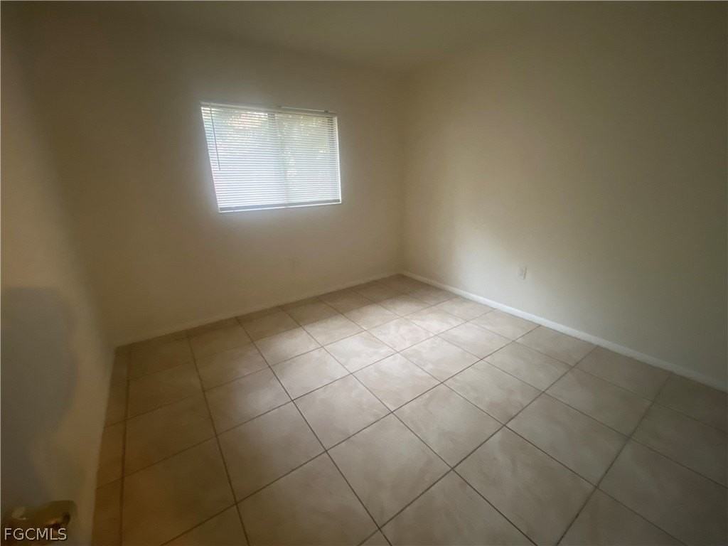 2670 Park Windsor Dr Apt 405 #405 - Photo 4 of 8