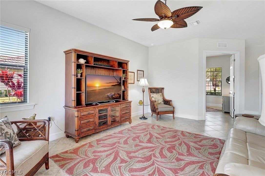 10879 Rutherford Rd - Photo 6 of 36