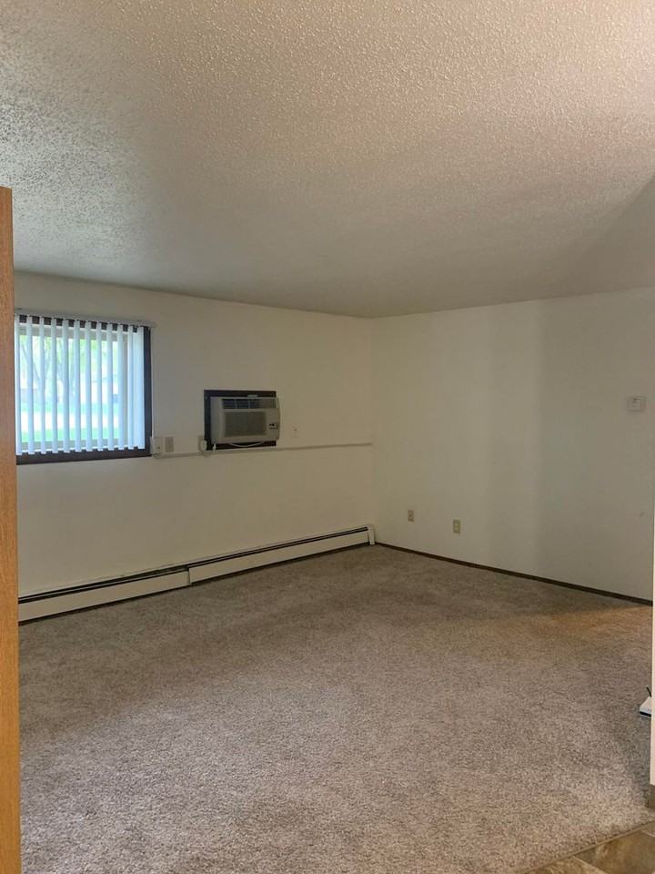 Ivy Gardens - Photo 6 of 28