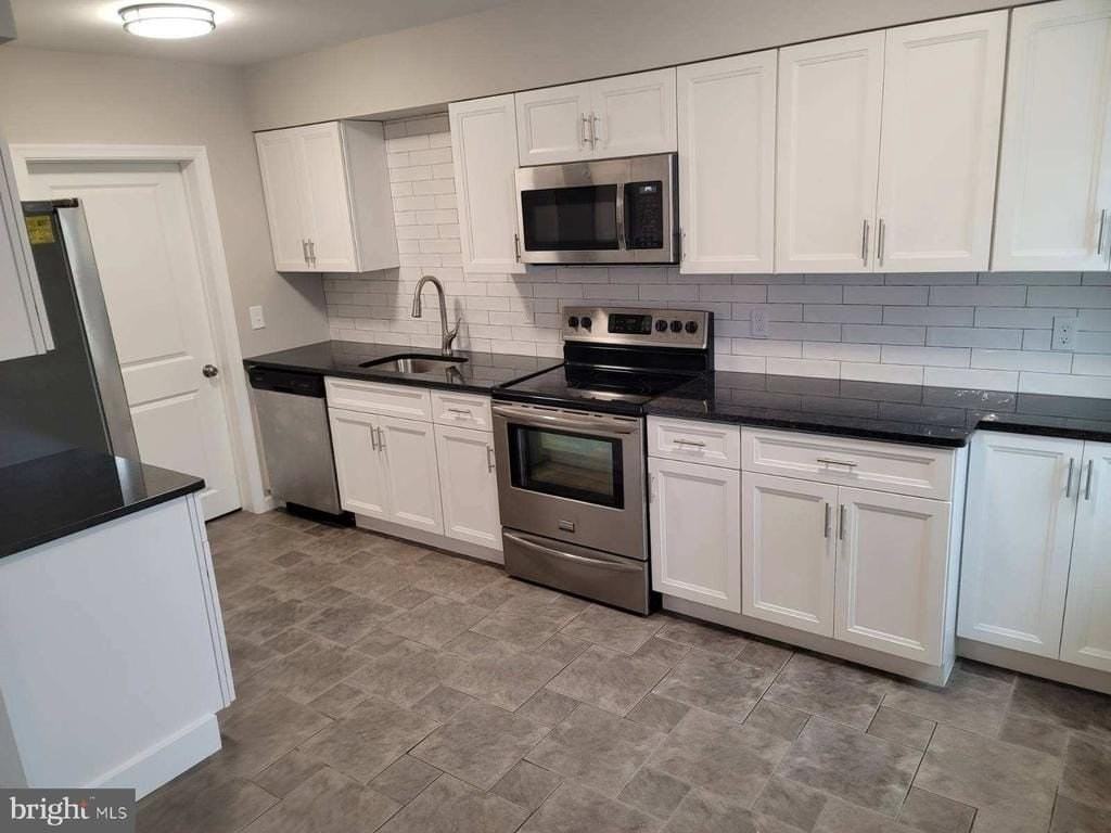 22 Mimosa Ct - Photo 5 of 35