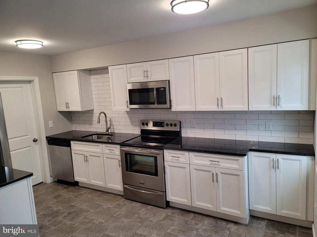 22 Mimosa Ct - Photo 6 of 35