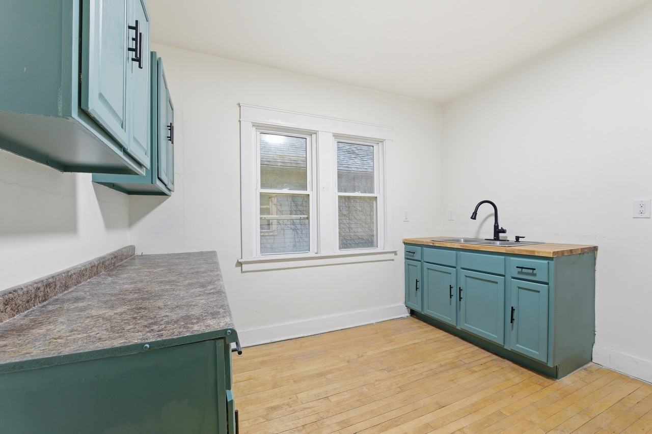 2822 N 50th St #1 - Photo 4 of 13