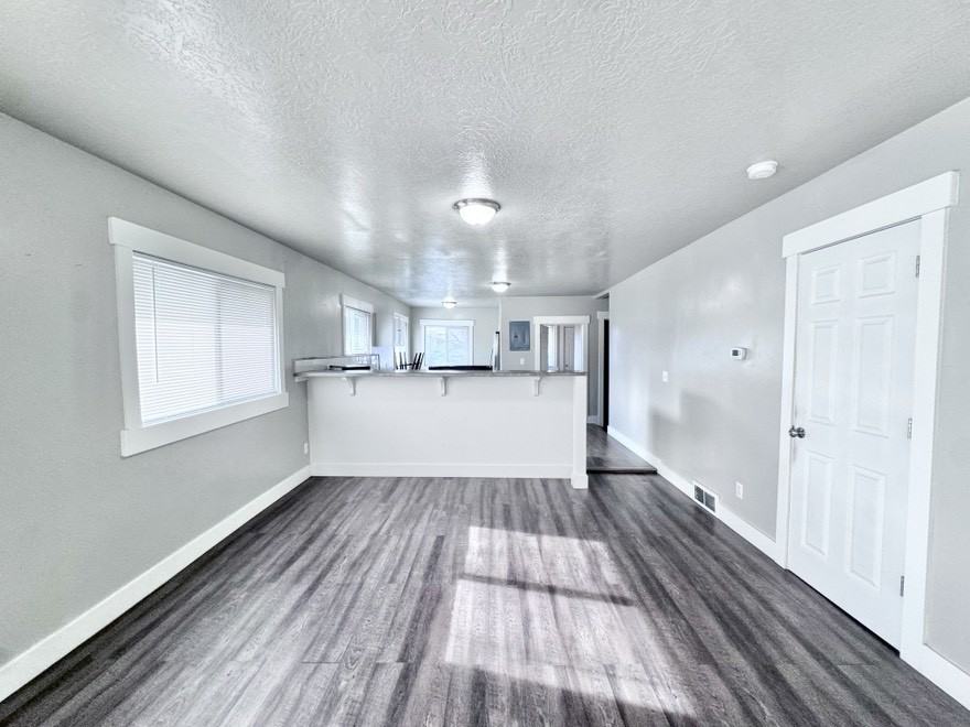 82 S 200 EMain Floor - Photo 3 of 13