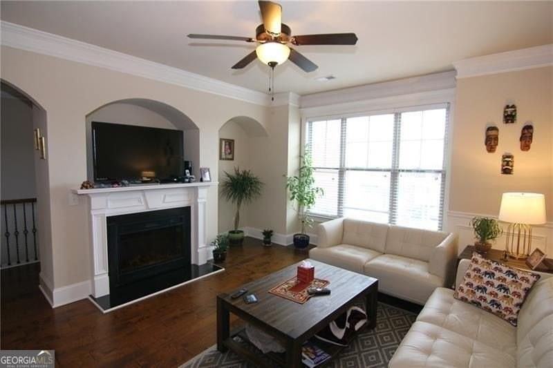 1660 Jardin Ct - Photo 3 of 24