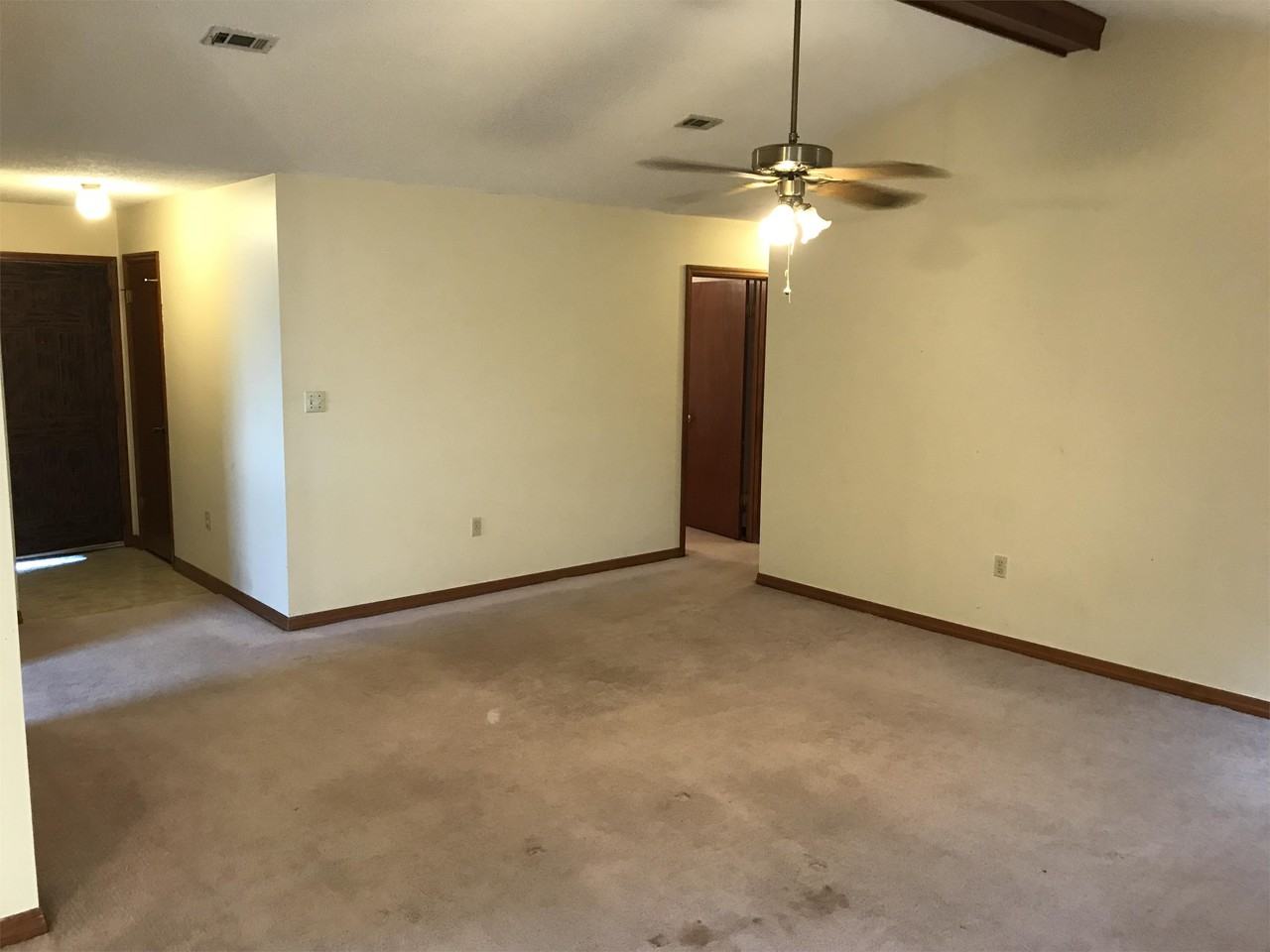 101 Claire Dr #1 - Photo 3 of 18