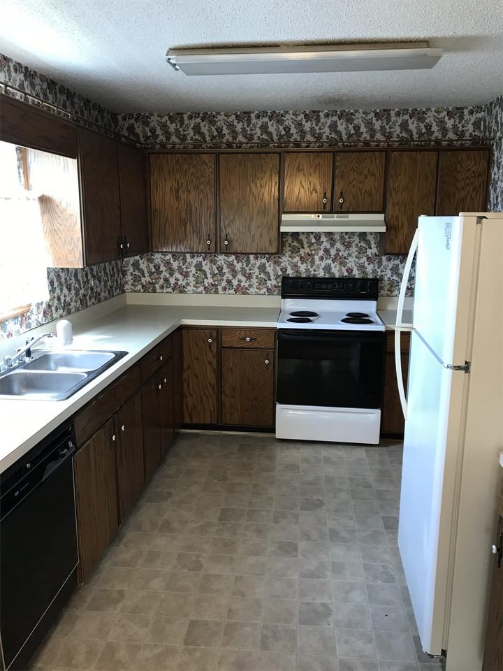 101 Claire Dr #1 - Photo 5 of 18