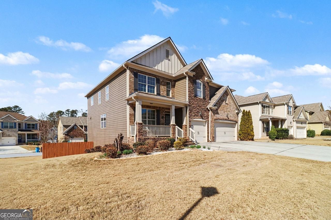 4208 Amberleaf Walk - Photo 4 of 33