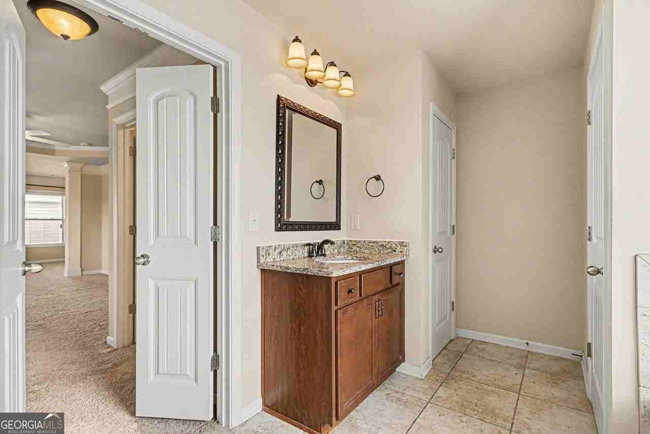 4208 Amberleaf Walk - Photo 6 of 33