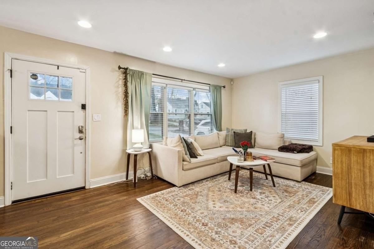 1865 Stanton St - Photo 4 of 28