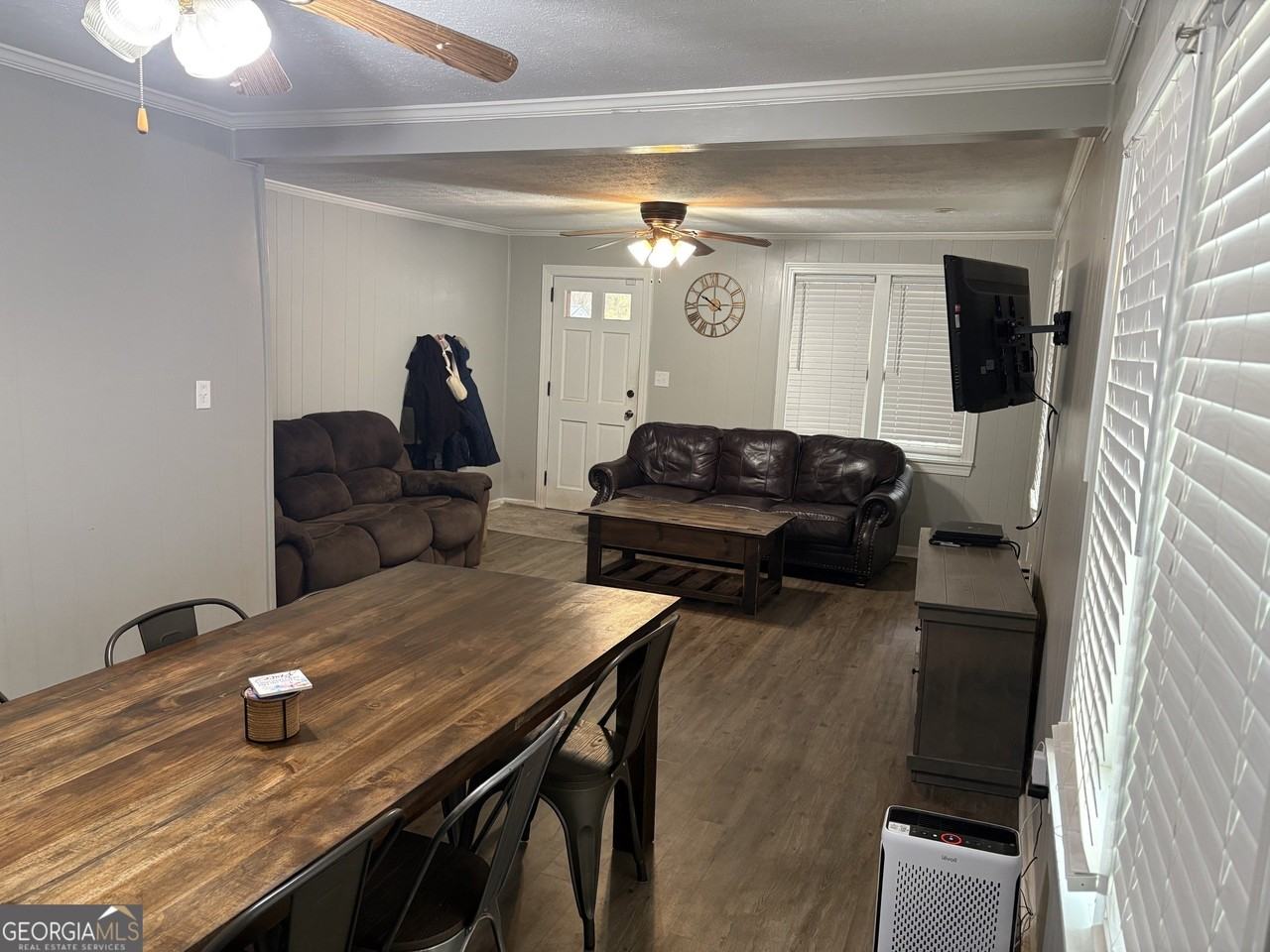 19 Helms St - Photo 3 of 10