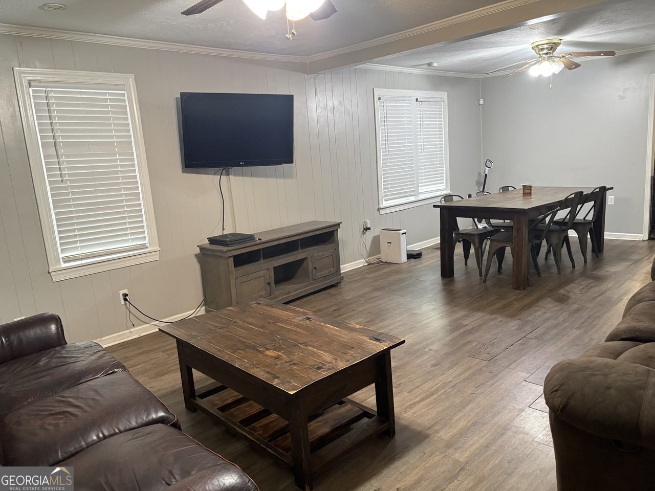 19 Helms St - Photo 4 of 10