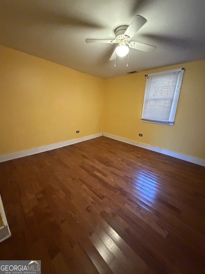 2002 Chicago Ave Nw - Photo 6 of 10