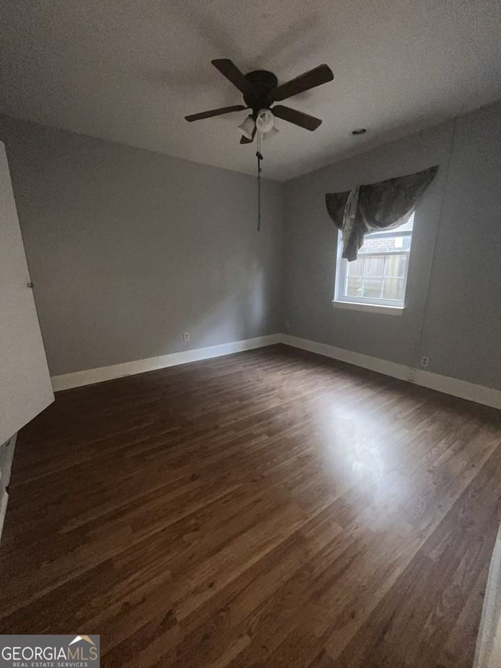 1067 Boulevard - Photo 4 of 7