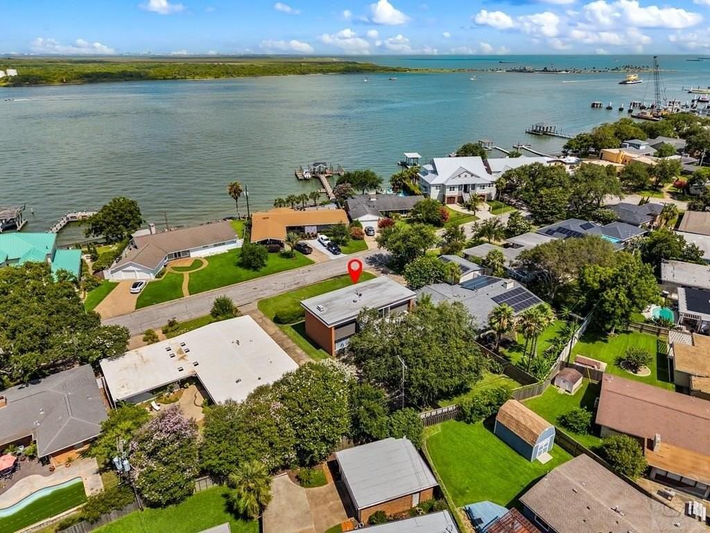 1310 Harbor View Dr - Photo 2 of 42