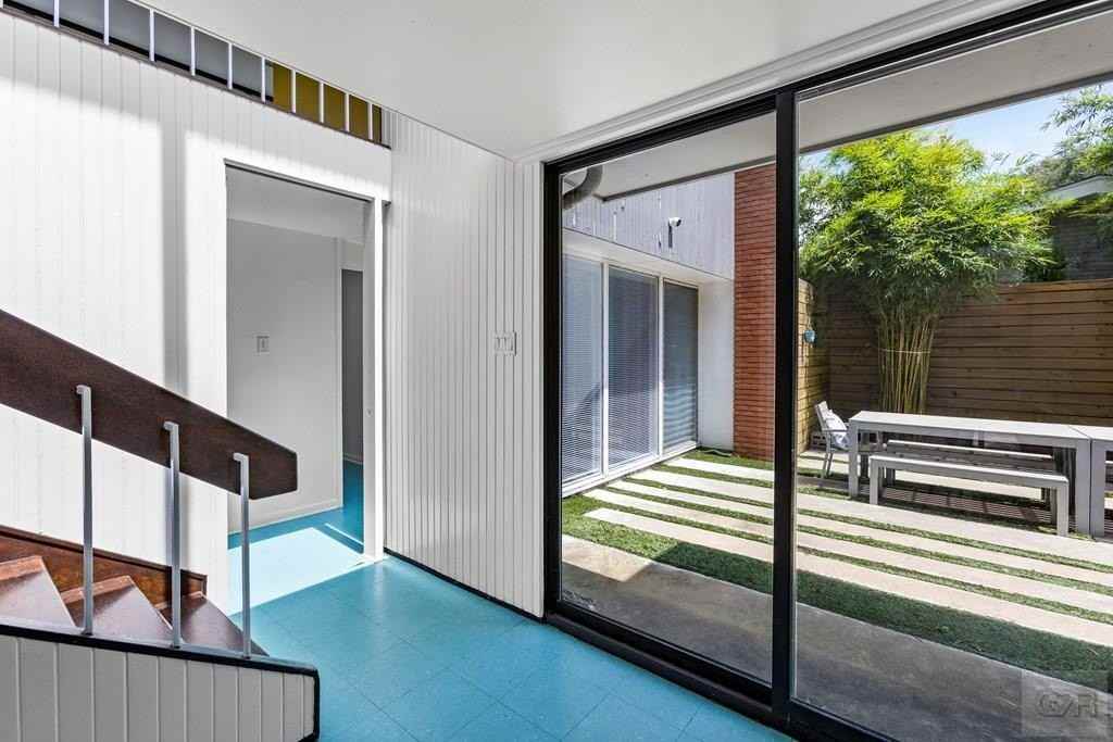 1310 Harbor View Dr - Photo 4 of 42