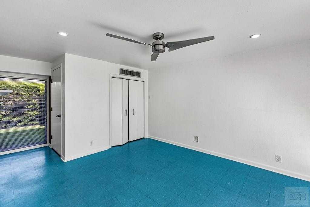 1310 Harbor View Dr - Photo 6 of 42