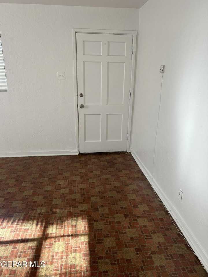 557 Bataan Cir - Photo 5 of 23