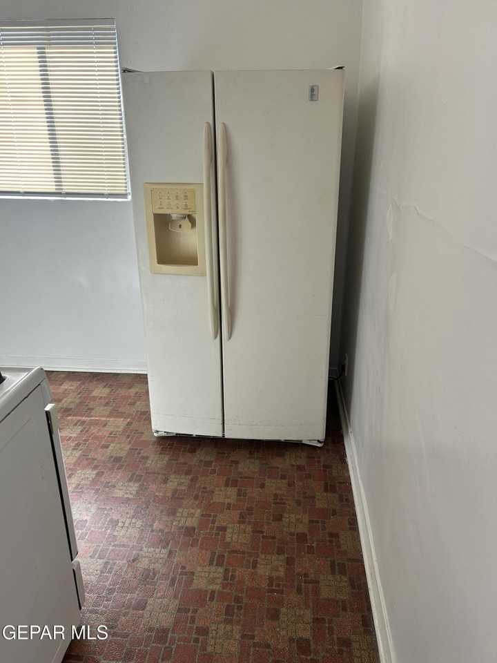 557 Bataan Cir - Photo 6 of 23