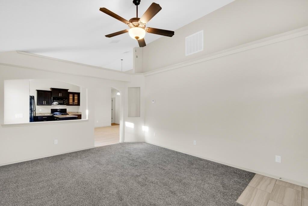 11069 Gem Valley Rd - Photo 4 of 36