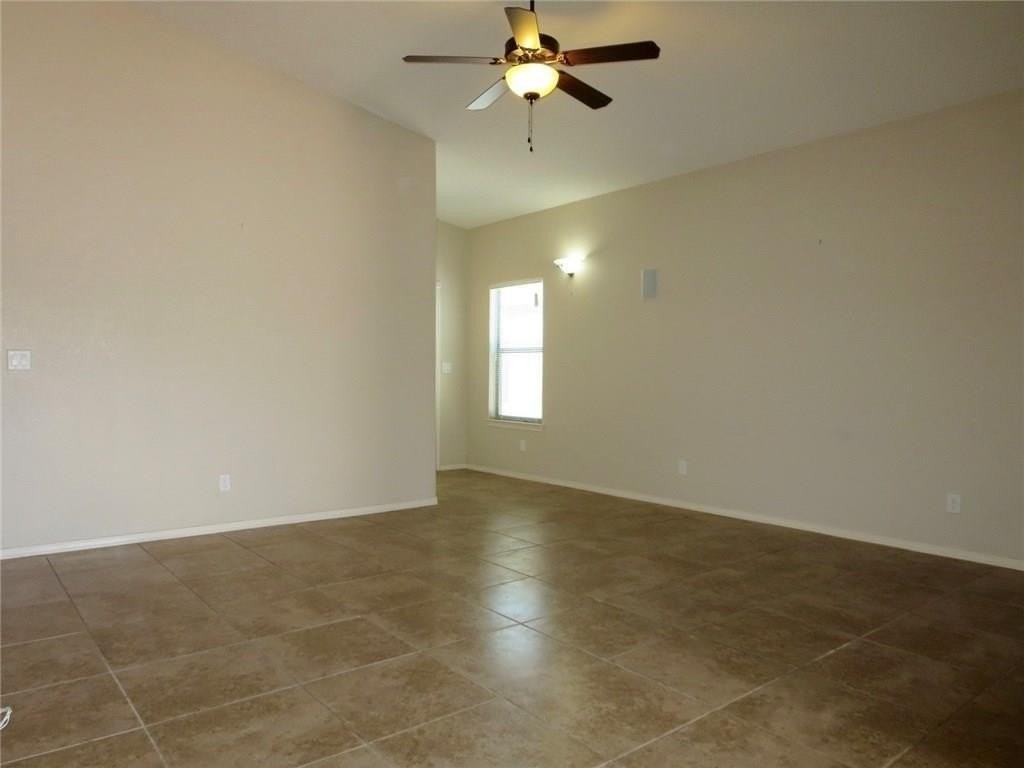 14209 N Point Ave - Photo 4 of 24