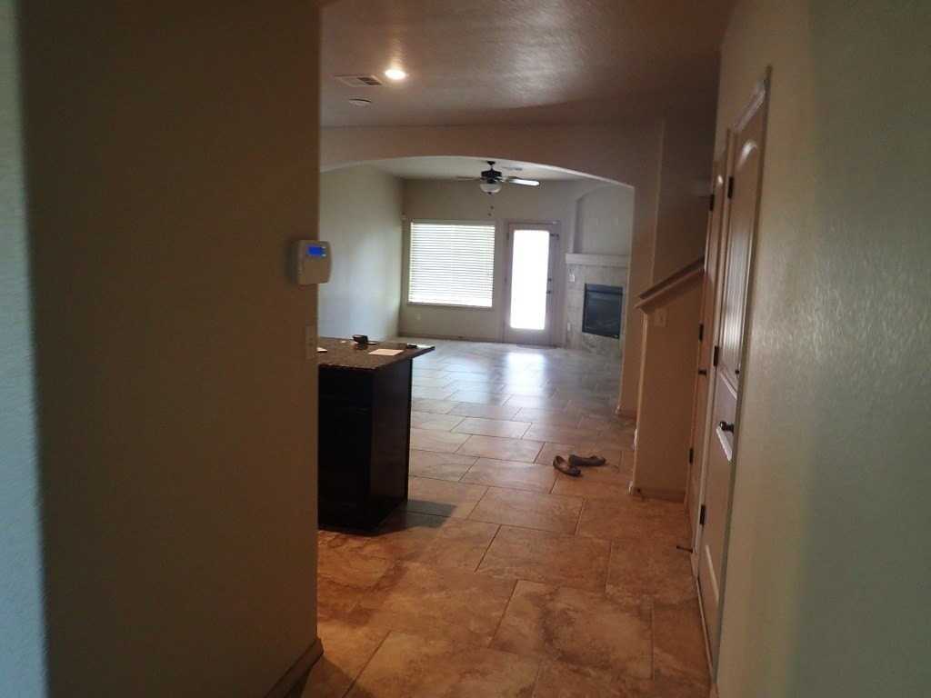 13836 Hollywood Dr - Photo 2 of 26