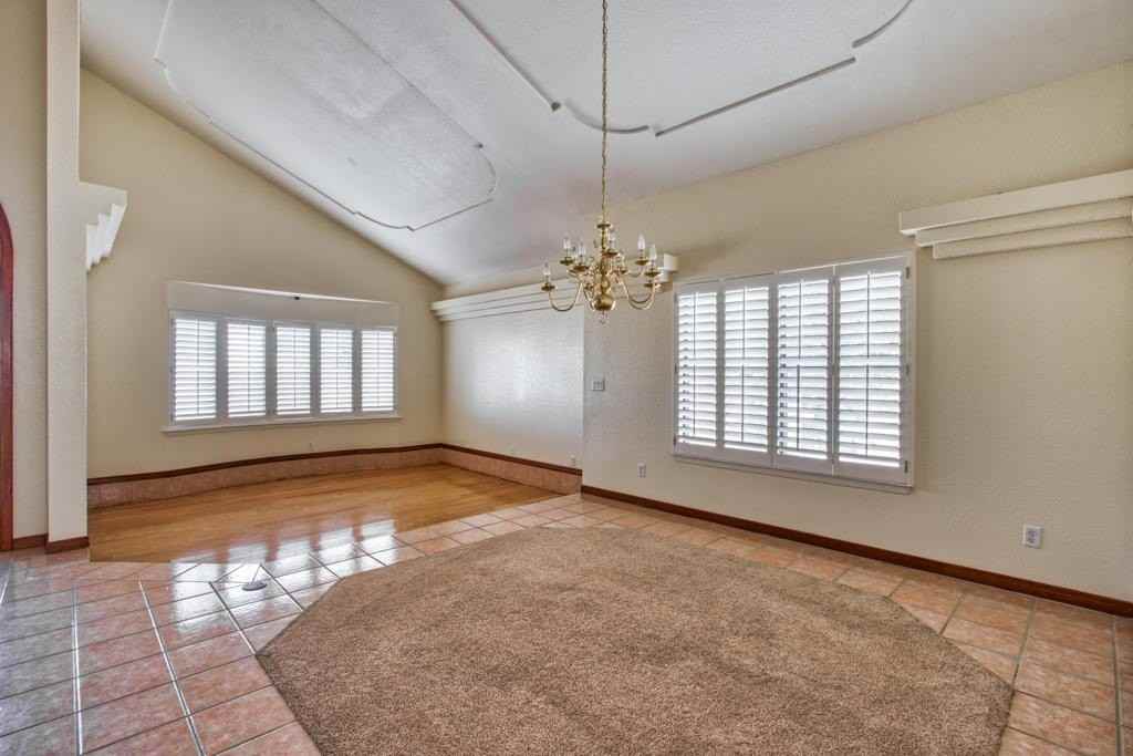 6912 Crown Ridge Dr - Photo 4 of 32