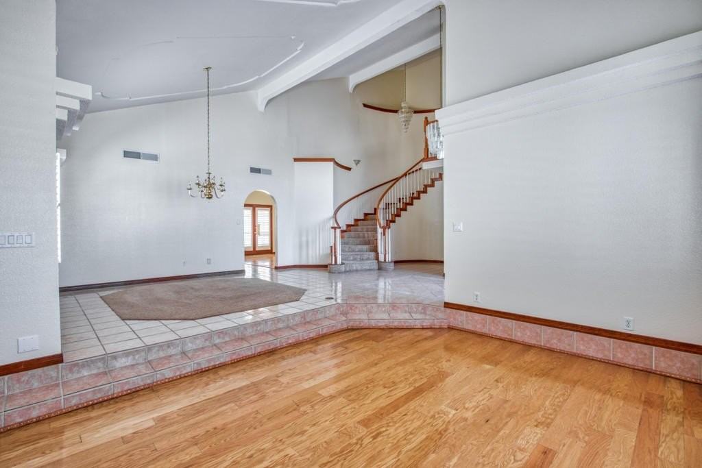 6912 Crown Ridge Dr - Photo 5 of 32