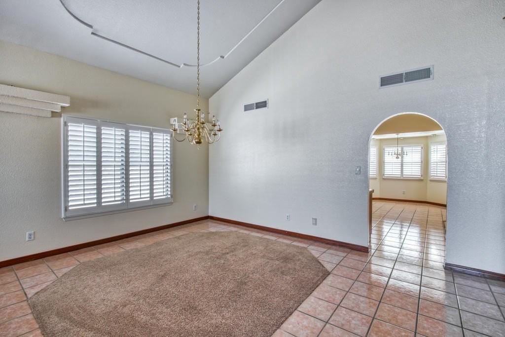 6912 Crown Ridge Dr - Photo 7 of 32