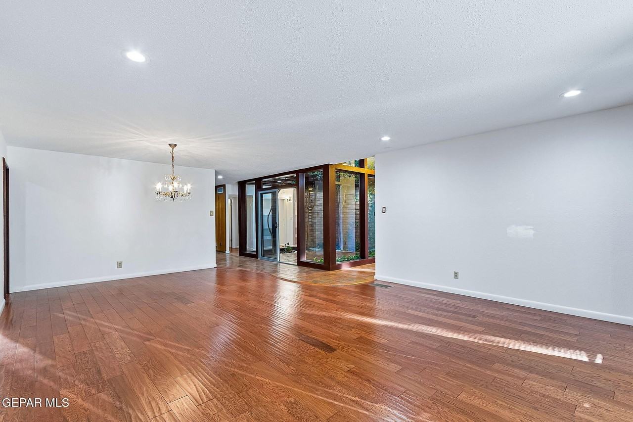 456 Borealis Ln - Photo 4 of 31