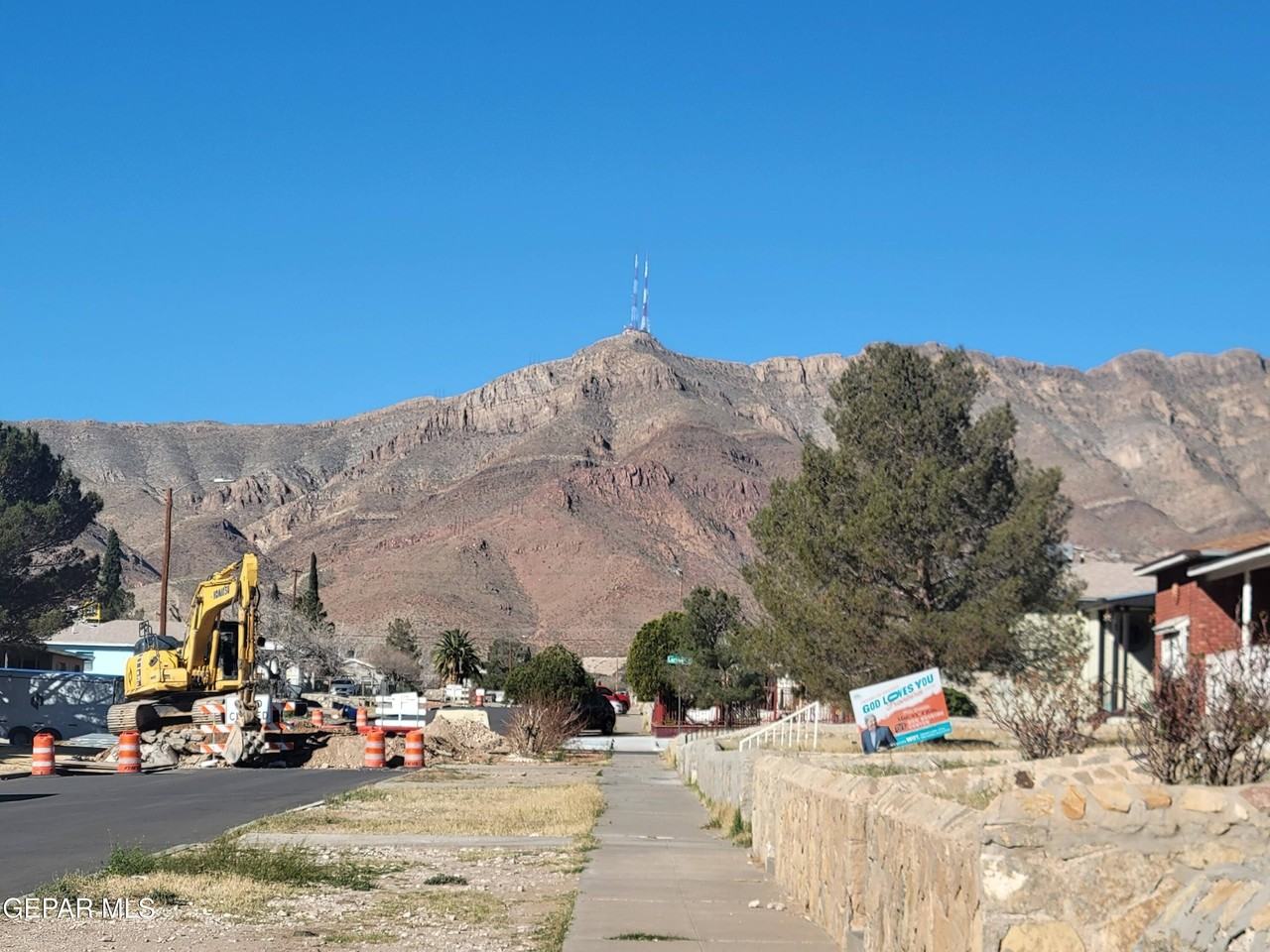 3821 Porter Ave - Photo 4 of 50