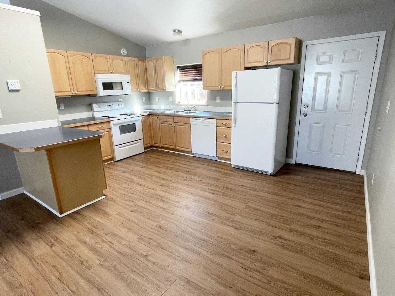 411 Patriot Dr - Photo 7 of 18