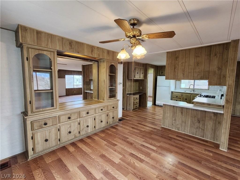 1111 W Hardy Ln - Photo 3 of 38