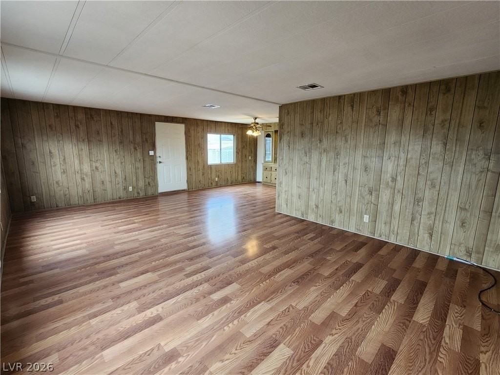 1111 W Hardy Ln - Photo 4 of 38