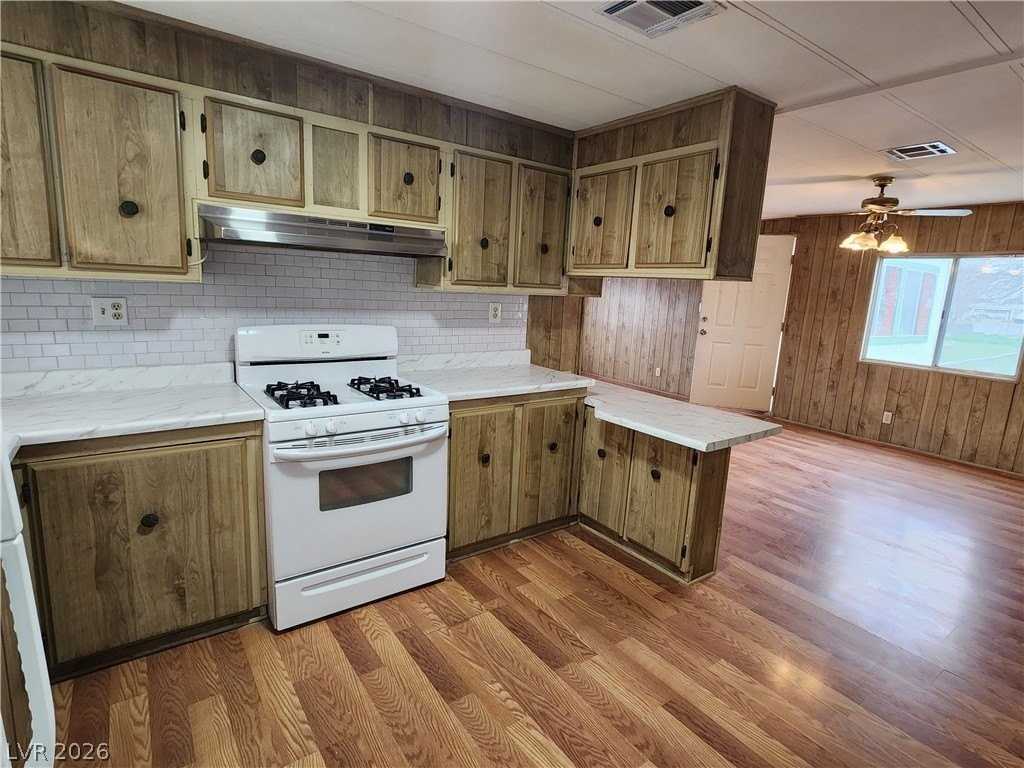 1111 W Hardy Ln - Photo 6 of 38