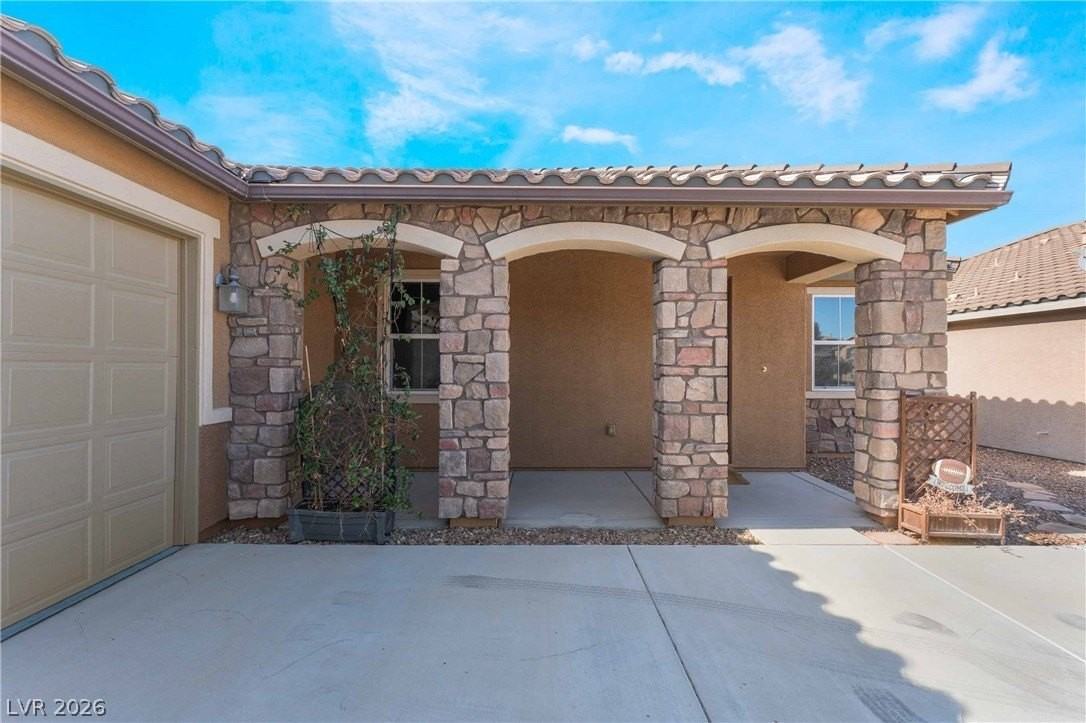 2065 Thames View St - Photo 4 of 34