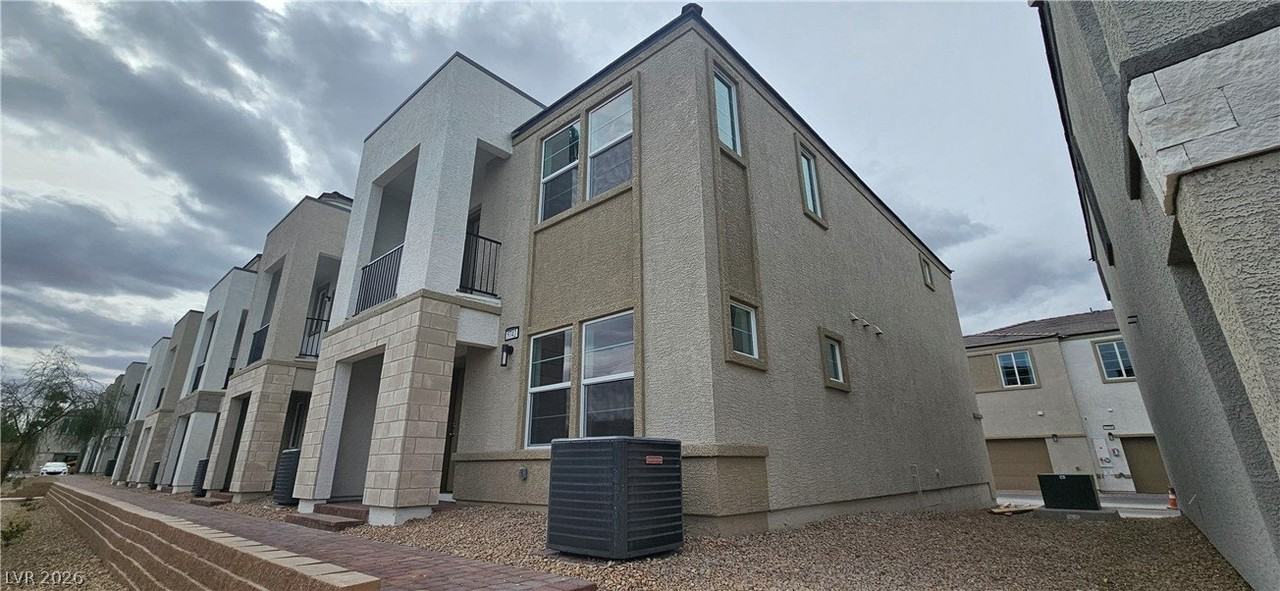 5742 Whimsical St - Photo 6 of 40