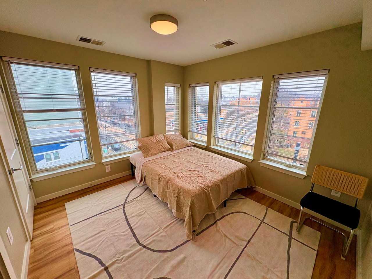 633 21st St Ne - Photo 3 of 6