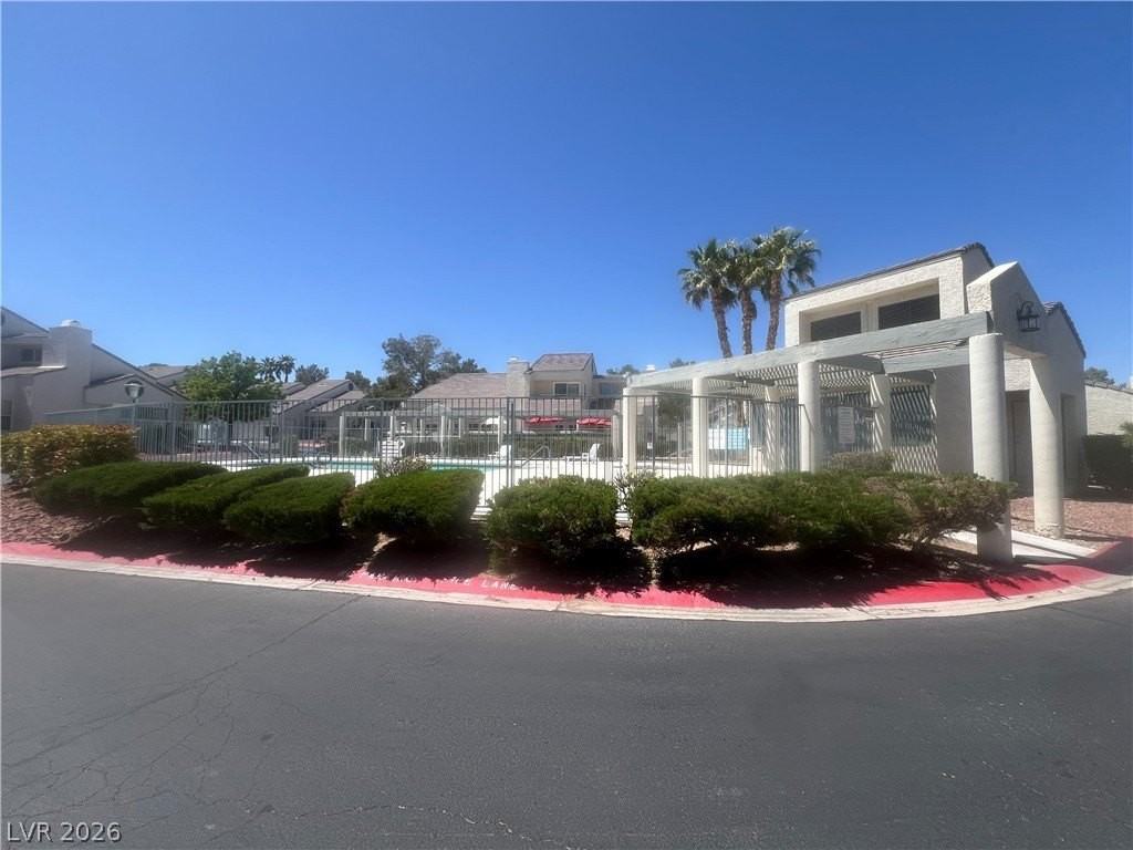 8940 Clairton Ct - Photo 4 of 50