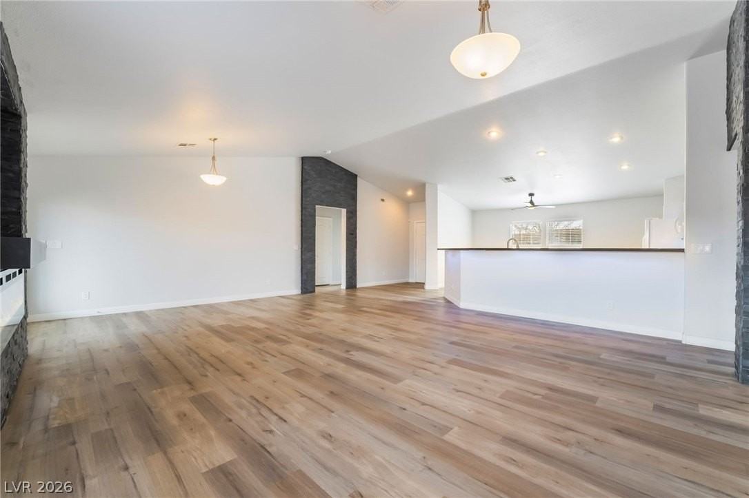 186 Regal Sunset Ave - Photo 7 of 36