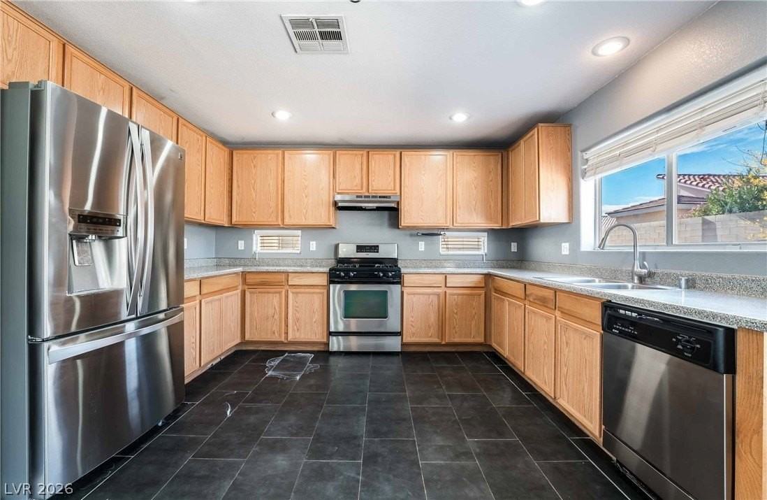 5221 Coral Hills St - Photo 5 of 23