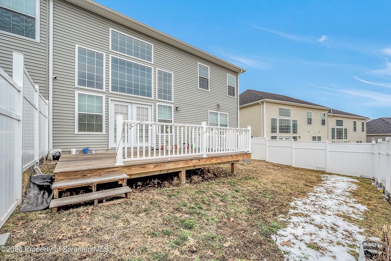 12 Anna Dr - Photo 3 of 19